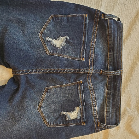 Button down Jean's ๐ - Picture 3 of 5